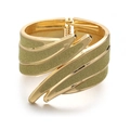Gouden brede armband in vleugelstijl met gekruiste lagen en glitterafwerking - Volledig Goud Fijne Glitter (007)