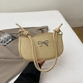 Beigefarbene gewebte Achseltasche mit silberner Metallschleife und Kordel-Schultergurt - Khaki