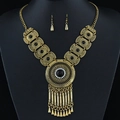 Parure de collier dorée vintage avec pierre noire et pendentif à franges stylé - Or Antique avec Style Noir (015075286)
