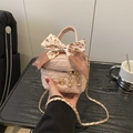 Mini sac à bandoulière rose matelassé avec chaîne dorée et détail de nœud en foulard - Rose Petit