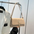 Sac bandoulière beige en similicuir avec motif crocodile et pompon doré élégant - Kaki