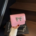 Mini borsa a tracolla in pelle PU rosa con fiocco in metallo argento e catenella - Rosa