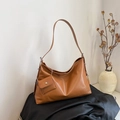 Grande borsa tote in pelle marrone caramello con tracolla e mini pochette coordinata - Marrone