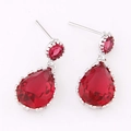 Eleganti orecchini a goccia color argento con pietre rosse vivaci a taglio pera e tondo - Rosso