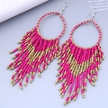 Böhmische große Creolen mit rosaroten und goldenen Glasperlen-Quasten für Damen - Fuchsia