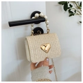 Schicke gewebte Stroh-Mini-Tasche mit Perlenkap Griff und goldenem Herzschloss - Herzschloss mit Perlengriff / Reisweiß Klein