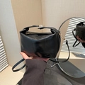 Borsa a bauletto nera trapuntata retrò con dettagli dorati e manico in pelle - Nero