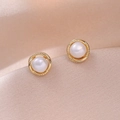 Orecchini retrò in argento S925 con perle naturali su sfondo di raso color champagne - Stile Fiore di Perla d'Acqua Dolce