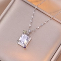 Elegante collana in acciaio al titanio con ciondolo in zircone colorato su raso champagne - Collana di Zirconia Colore Acciaio Rettangolare (X3005) / Color Acciaio