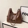 Grande borsa tote retrò marrone scuro in pelle lucida con dettagli di frange - Marrone