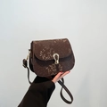 Borsa a tracolla marrone con stampa animalier, fibbia a ferro di cavallo dorata e cinghia - Marrone