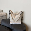 Bolso tote de nailon beige impermeable con correa de cuerda y cierre de botón metálico - Blanco Roto