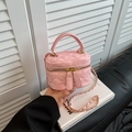 Mini borsa a cilindro rosa chiaro con trama trapuntata e tracolla a catena dorata - Rosa