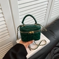 Borsa a tracolla trapuntata verde scuro con catena dorata e manico superiore - Verde