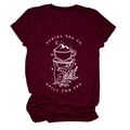 Détail de l'imprimé d'art blanc sur t-shirt en coton rouge foncé avec motif Suriel Tea Co - S / Rouge Vin (Impression Blanche)