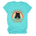Détail du t-shirt crochet sarcelle avec chat noir amusant et slogan sur fond blanc - S / Hauts / Bleu Eau Profonde