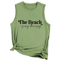 Détail du débardeur vert herbe avec imprimé The Beach is my therapy et nœud décoratif - Vert olive