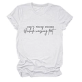 Détail d'un t-shirt blanc en coton avec texte artistique et imprimé floral chic - Blanc
