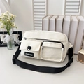 Borsa a tracolla bianca in nylon multi-tasca con tracolla regolabile ed etichetta moda - Bianco Sporco
