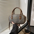 Borsa bowling in denim grigio con manici in pelle marrone e scritte dorate - Nero