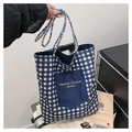 Blau-weiß karierte Canvas-Tragetasche mit Denim-Tasche und bunt gewebtem Seilgriff - Blaue Seite A (Blau-Weiß Kariert)