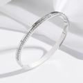 Bracciale in acciaio argento con numeri romani e cristalli lucenti incastonati - Bracciale rigido argento con numeri romani e strass