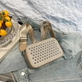Borsa a tracolla champagne con strass, borchie e cinturino in nylon color kaki - Oro