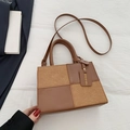 Braune Handtasche mit Kontrastnaht, Wildlederimitat und glattem Leder für Damen - Braun