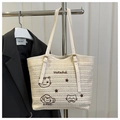 Beige strooien draagtas met bruin dierenborduurwerk en verstelbare riemen aan een hanger - Wit Zonder Hanger