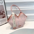 Sac fourre-tout rose en similicuir avec coupe en V et broderies ondulées - Rose