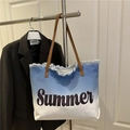 Sac fourre-tout en toile dégradé bleu et blanc avec broderie Summer et franges - Rose bonbon