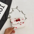 Mini-Umhängetasche aus weißem Kunstleder mit Kirschdruck und Strass-Verschluss - Weiß