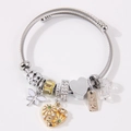Pulsera de cable plateado con dijes de libélula y corazón y etiqueta hecha a mano - Amarillo