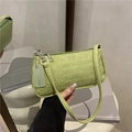 Avocadogrüne Baguette-Tasche mit Krokomuster und Vintage-Unterarm-Schultergurt - Grün