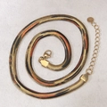 Collana a catena piatta con motivo leopardato oro nero e arancione e chiusura a moschettone - Collana
