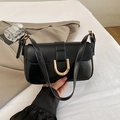 Bolso baguette clásico negro con elegante hebilla de herradura dorada y cuero liso - Negro