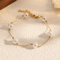 Détail du bracelet en perles baroques dorées avec chaîne d'extension et fermoir mousqueton - Style 6 Perles Baroques Irrégulières (STB2553-GO)