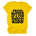 Dettaglio di una t-shirt gialla in cotone con stampa dello slogan Proud Mother Of - Giallo (Lettere Nere)