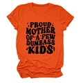Dettaglio della t-shirt arancione in cotone con stampa dello slogan 'PROUD MOTHER' - Arancione (Lettere Nere)
