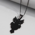 Collier pendentif hibou noir en acier inoxydable mat sur fond gris style minimaliste - Style Hibou (23101232)