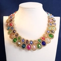 Chic multi-color beaded choker with gold metal woven chain on a white display mannequin - Multicolor Style (91118210)