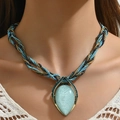 Collier ethnique bohème avec pendentif goutte bleue et chaîne en perles tissées - Vert clair