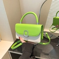 Piccola borsa a mano quadrata in pelle intrecciata verde e crema con fibbia in argento - Verde