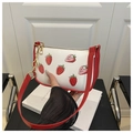Mini borsa a tracolla bianca e rossa con stampa fragola in pelle PU di alta qualità - Rosso