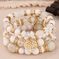 Bracelet multicouche avec perles de marbre et pendentif coeur de style bohème chic - Blanc