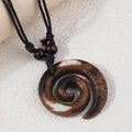 Ethno-Halskette mit Adler-Spiralenanhänger in Knochenoptik und schwarzem Webband - 40CM / Croissant-Stil