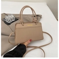 Sac à main chic kaki en cuir de crocodile avec poignée nouée et texte fashion - Kaki