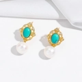 Boucles d'oreilles baroques dorées avec pierre turquoise et perles d'eau douce - Boucles d'Oreilles en Perles d'Eau Douce Turquoise