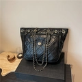 Sac à dos matelassé noir avec chaîne dorée et motif de losanges élégant - Noir