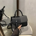 Bolso elegante de cuero negro y tejido gris con correa ajustable y asa superior cómoda - Negro